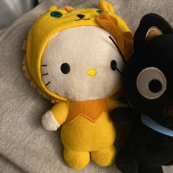 bundle of two sanrio plushies - Picture 2 of 8